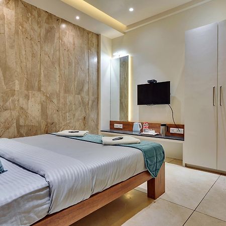 Hotel Swamini Kolhápur Kültér fotó