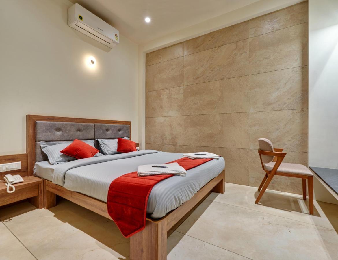 Hotel Swamini Kolhápur Kültér fotó