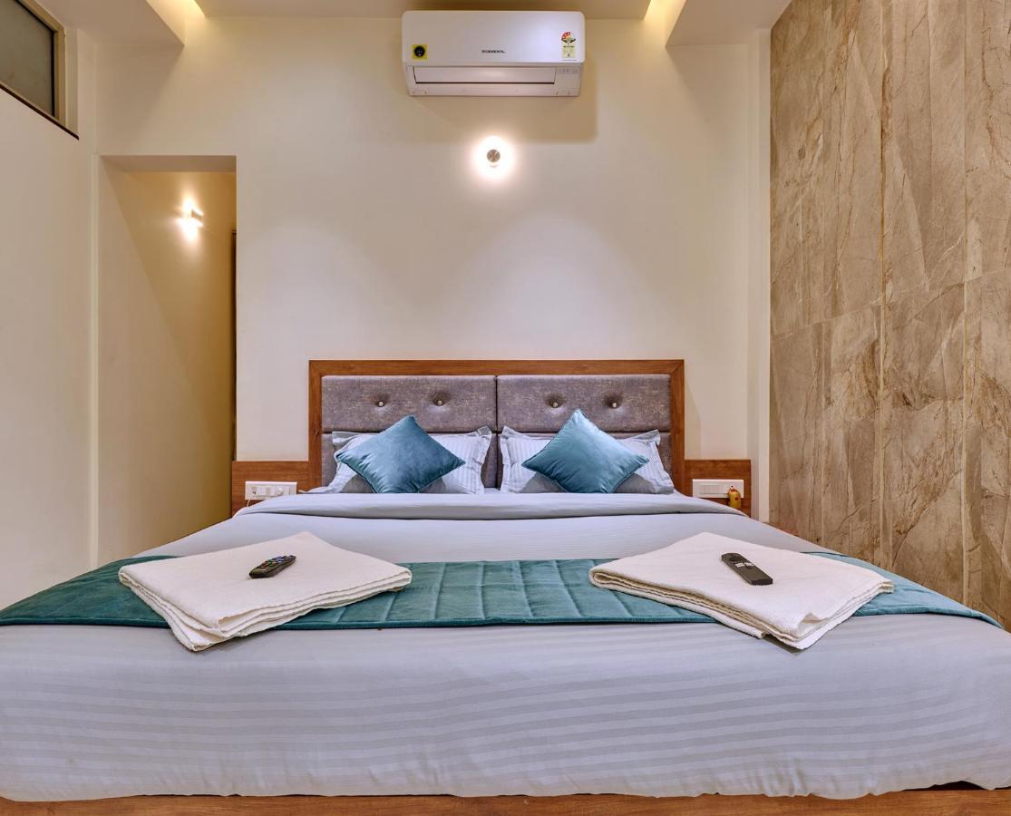 Hotel Swamini Kolhápur Kültér fotó