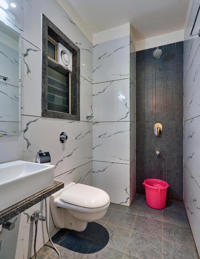 Hotel Swamini Kolhápur Kültér fotó